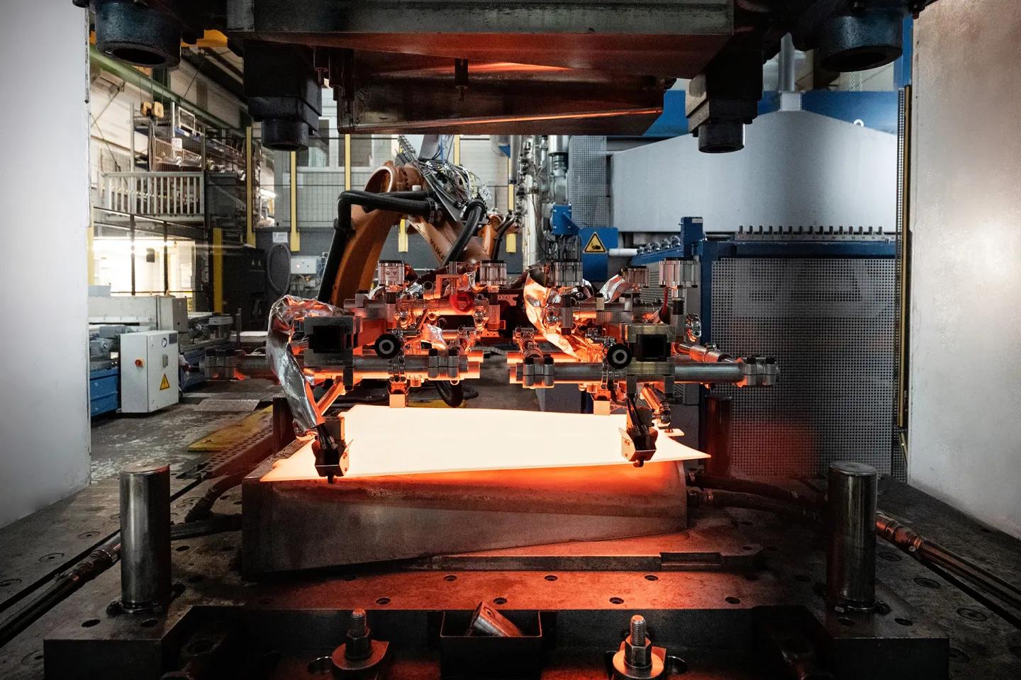 HÖRMANN Automotive Saarland Warmumformung