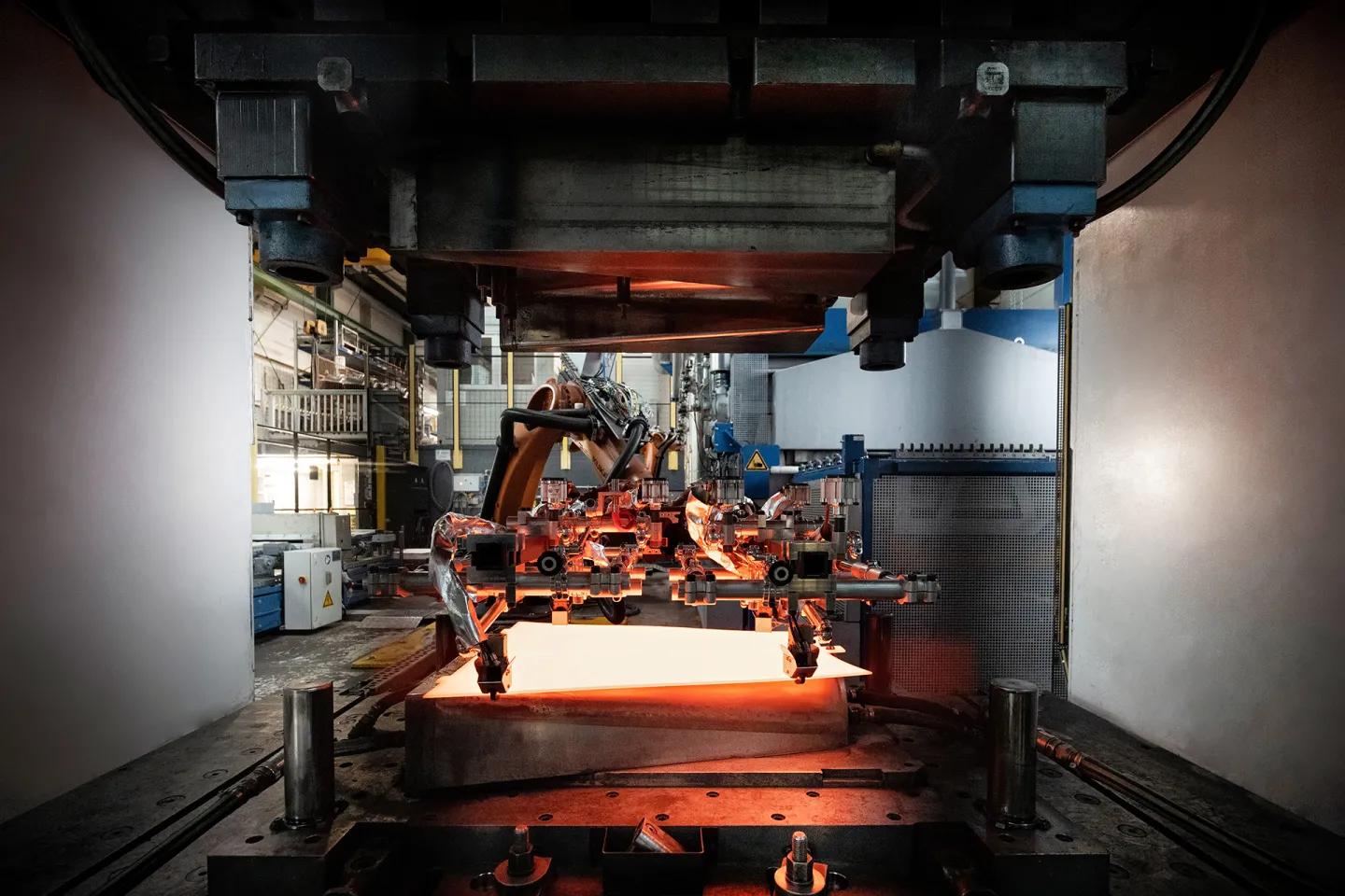 HÖRMANN Automotive Saarland Warmumformung